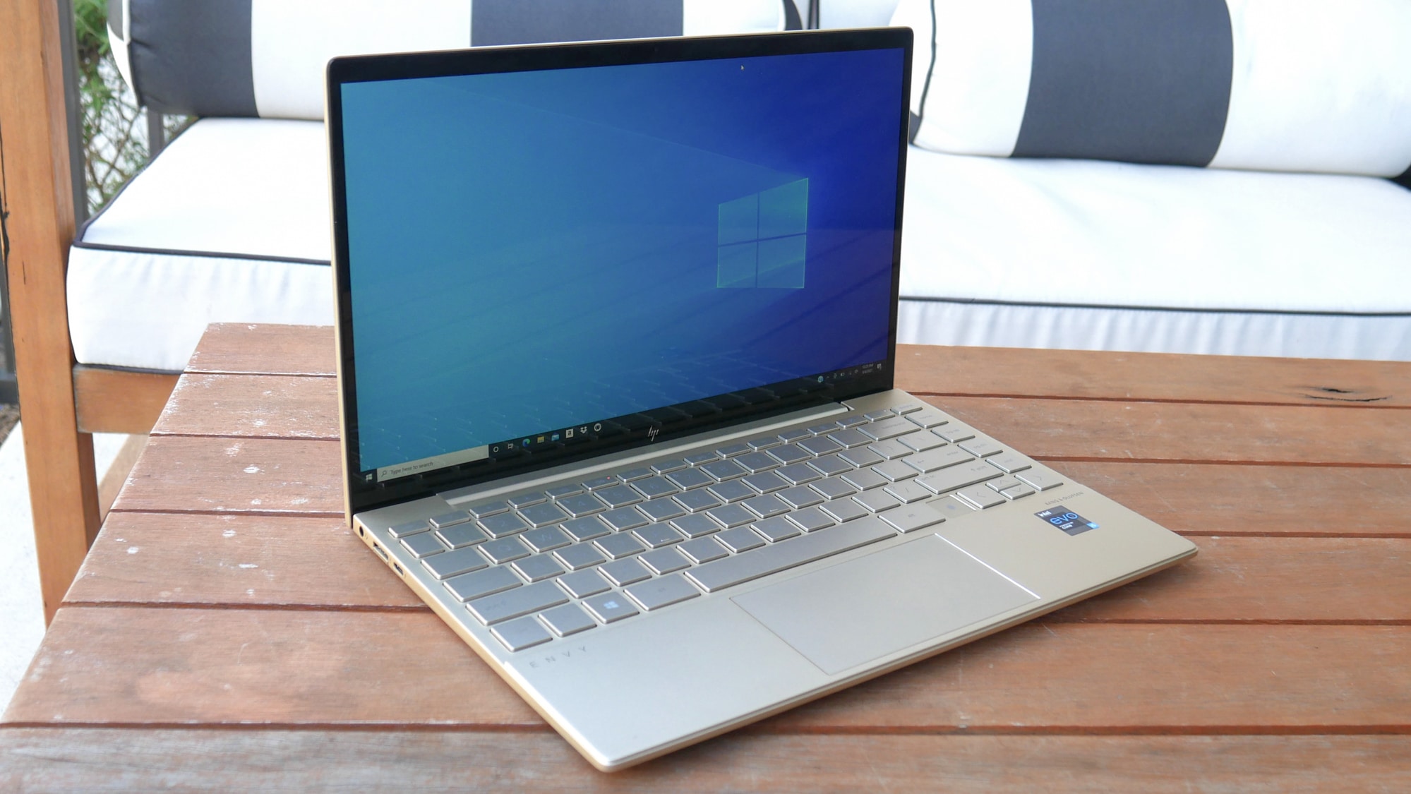 Top 5 Reasons Why You Should Rent a Laptop Rather than Buying One