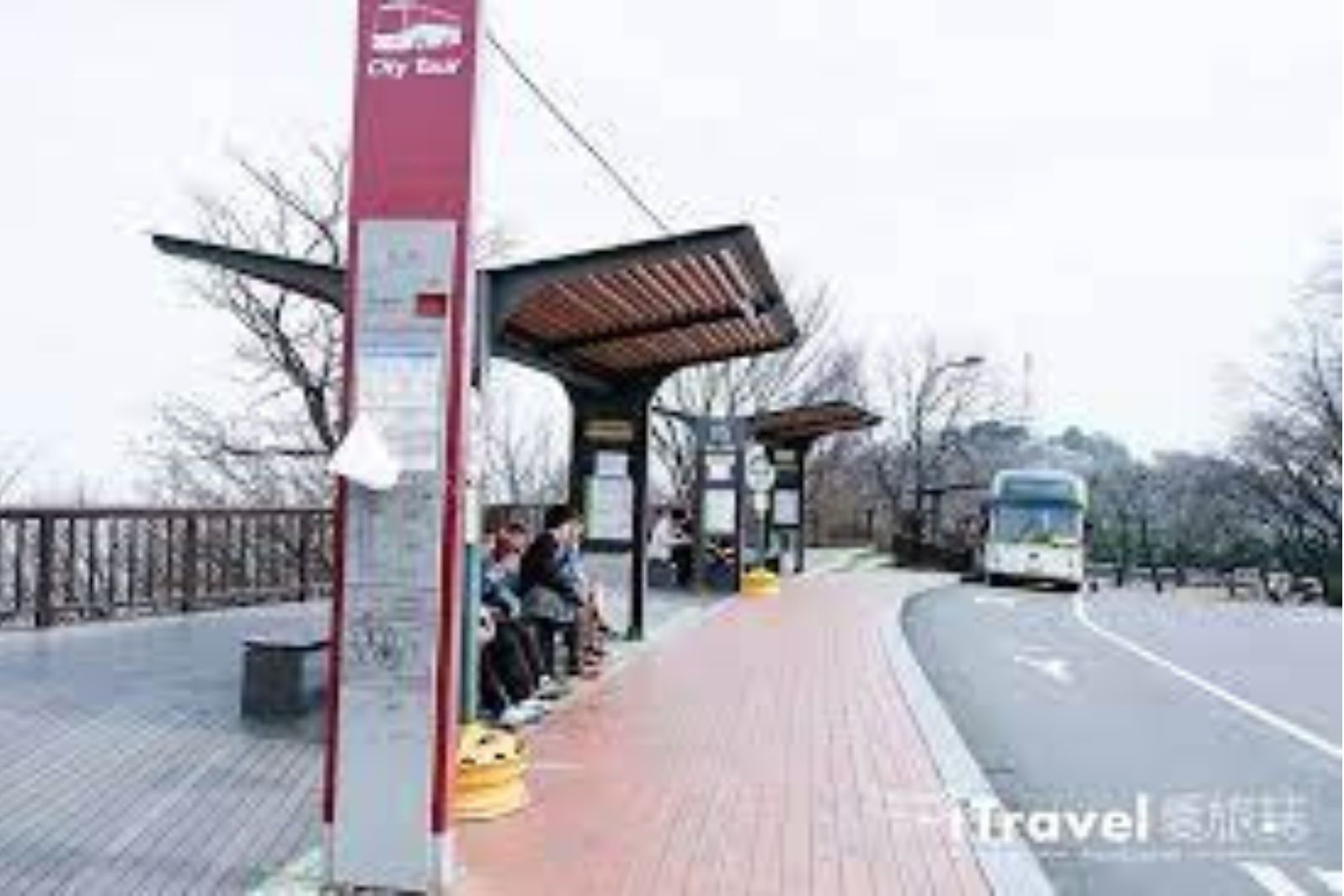 corso panoramico di autobus della città di seoul e funivia rotonda di namsan